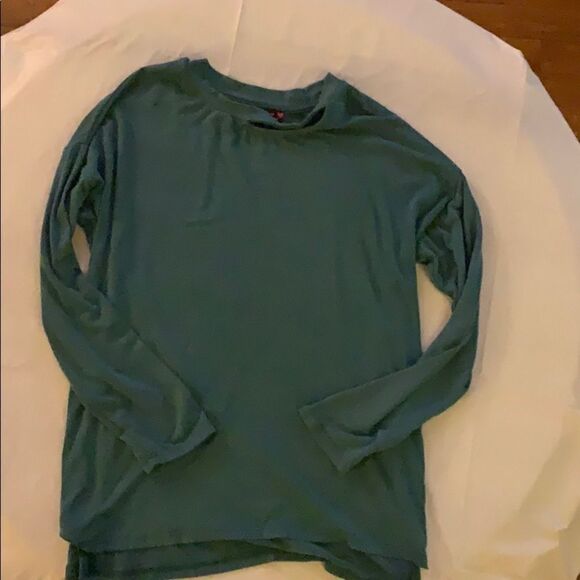 NWOT Green Long sleeve shirt. Size 12 - Picture 2 of 4